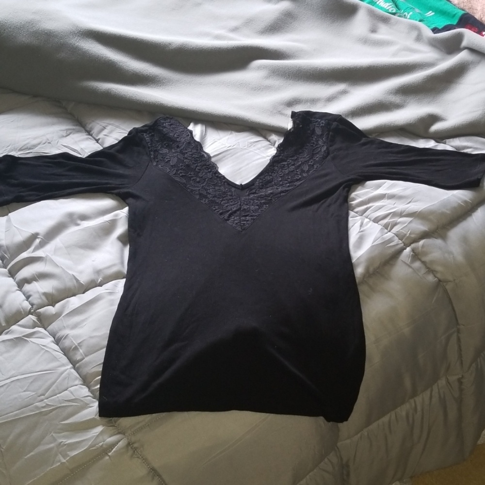 Off-the-shoulder top with lace neck